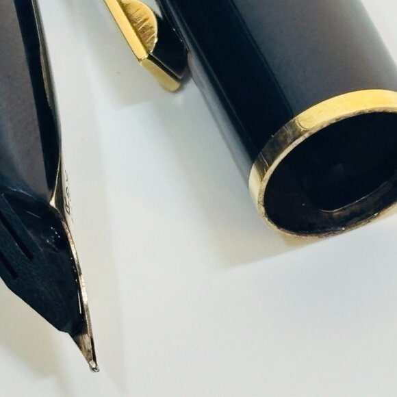 Sheaffer Fountain Pen with 14k Gold Nib Works Great Comes with 4 Cartridges - Picture 9 of 12